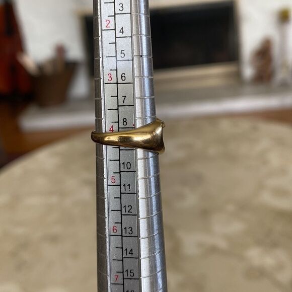 Tiffany & Co. 18K Elsa Peretti Open Heart Ring - Picture 9 of 10